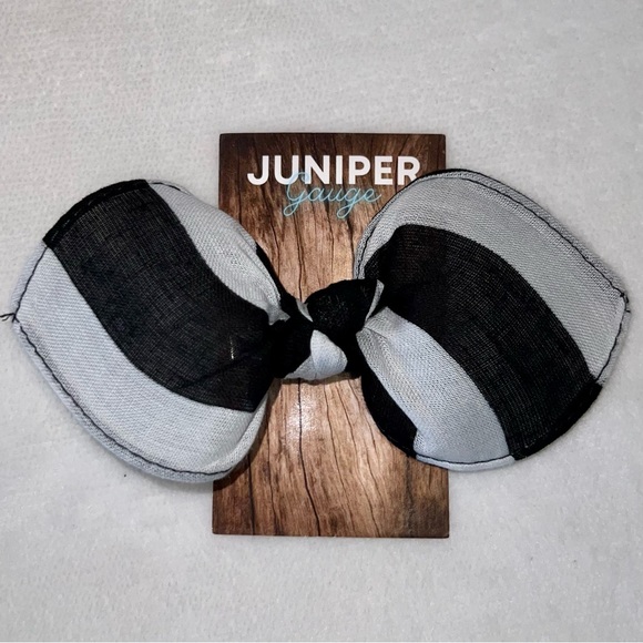 Black and White Striped Rockabilly Bandana Knotted Hair Bow - Picture 11 of 11